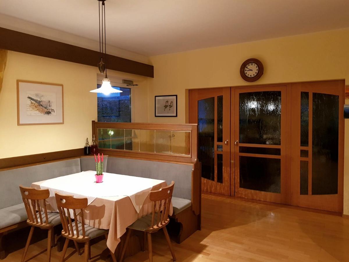 Hotel Pension Schweitzer Silandro Bagian luar foto